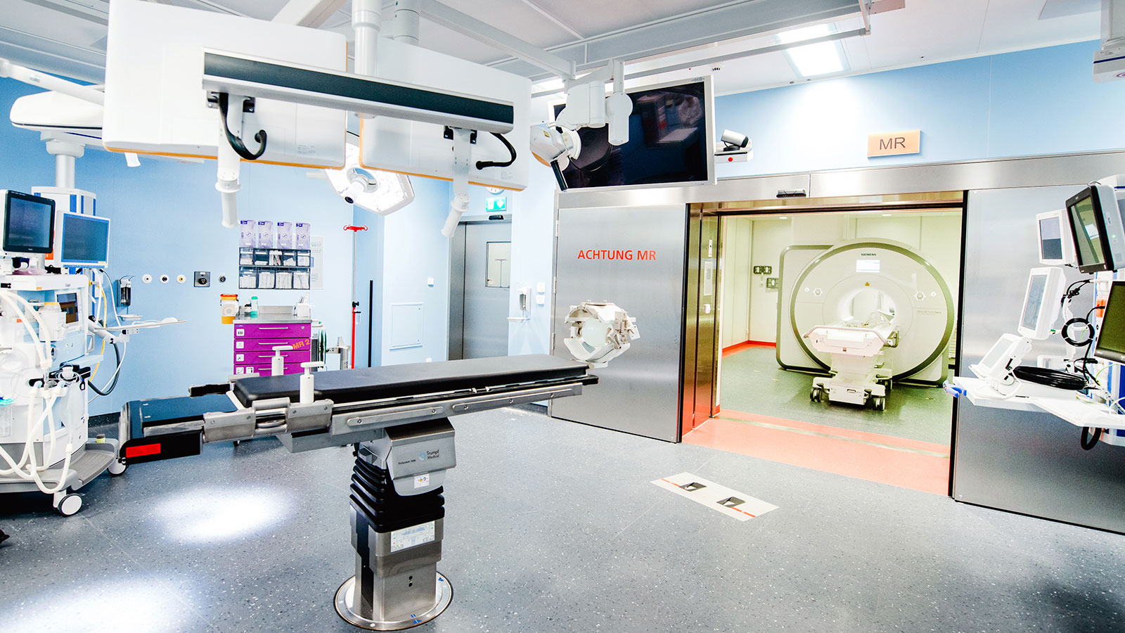 Photo of the hybrid operating theater with MRI device